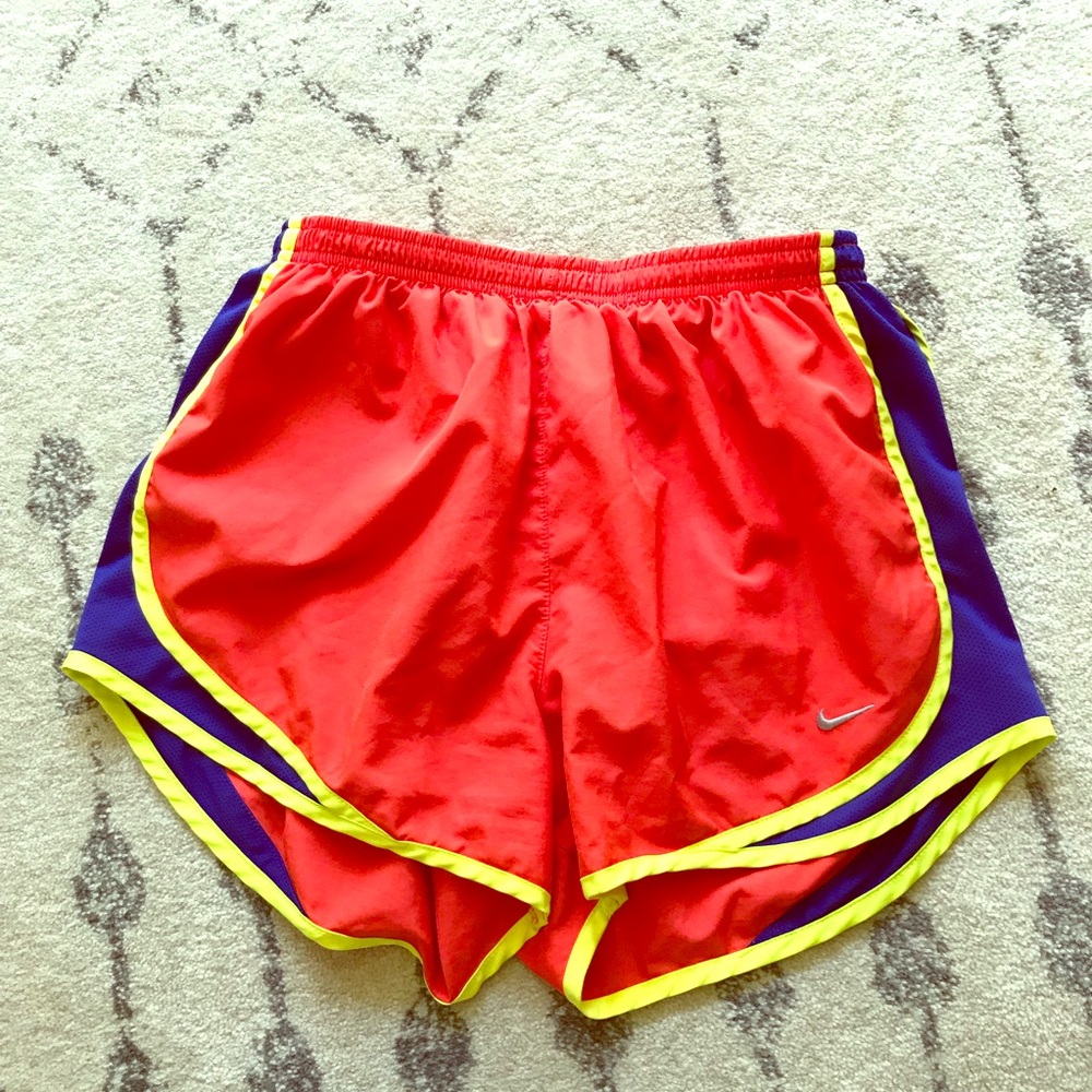 Nike tempo shorts size medium